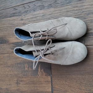 Girls Tan Suede Tom Boots